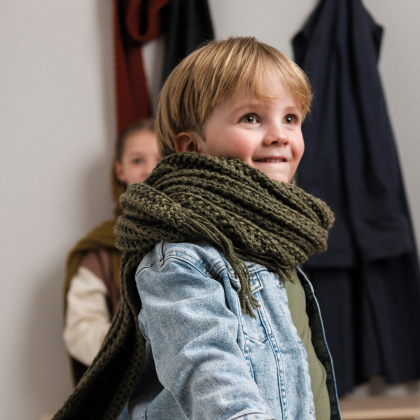 London - stickad halsduk