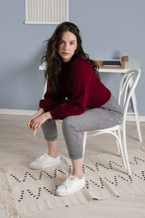 Osaka - tröja med blomblad på ärm 