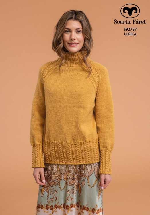 Tröja med flätstickad resår och raglan