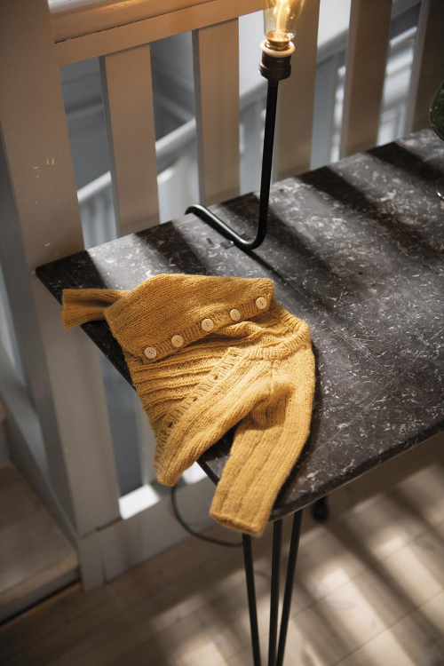 Skara - resårstickad babykofta