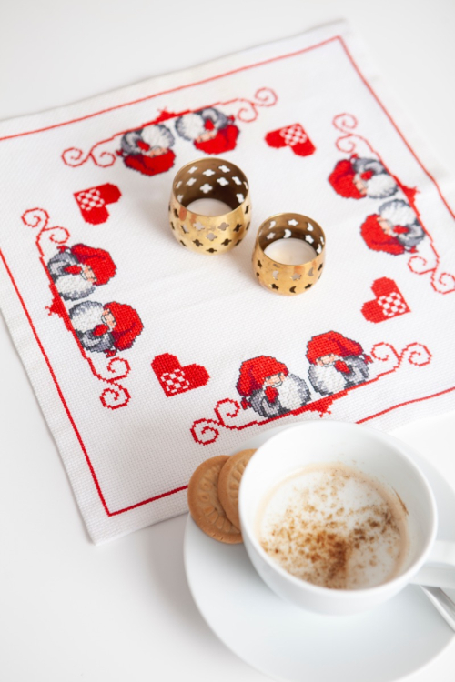 Söta tomtar och hjärtan - duk